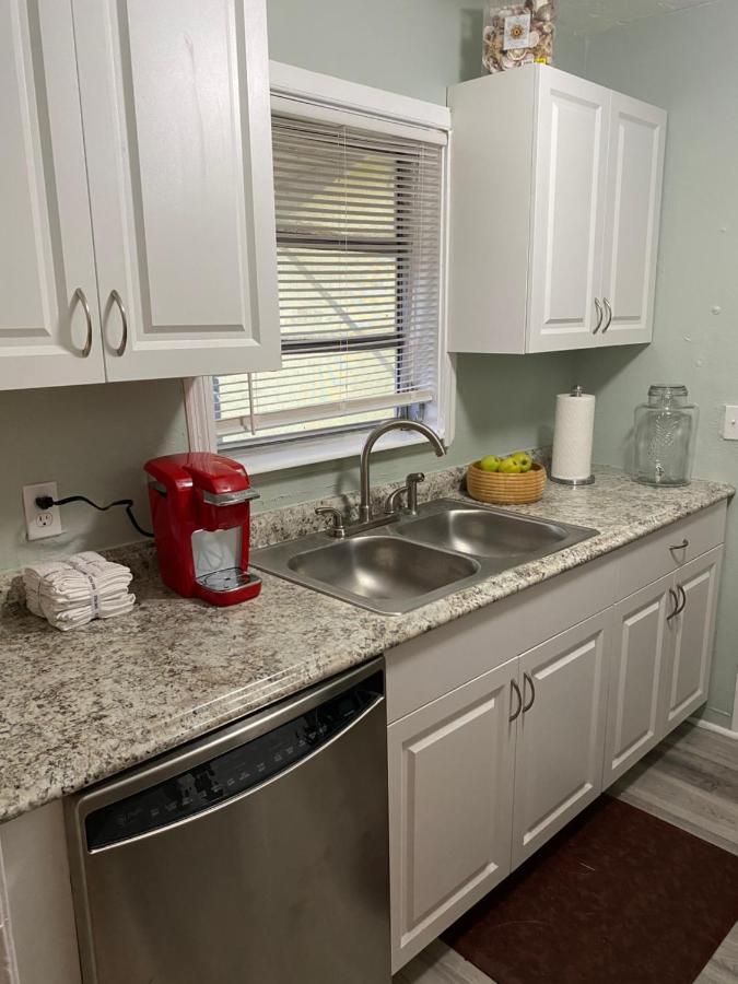 3 Bedroom House Fenced Backyard Private Patio Areas Grill Firepit Plenty Parking! Quick Access 10 Min To Beach Airport Delray West Palm Lake Worth Beach Exterior photo