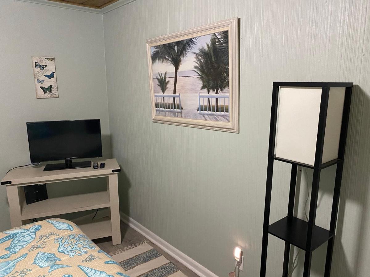 3 Bedroom House Fenced Backyard Private Patio Areas Grill Firepit Plenty Parking! Quick Access 10 Min To Beach Airport Delray West Palm Lake Worth Beach Exterior photo