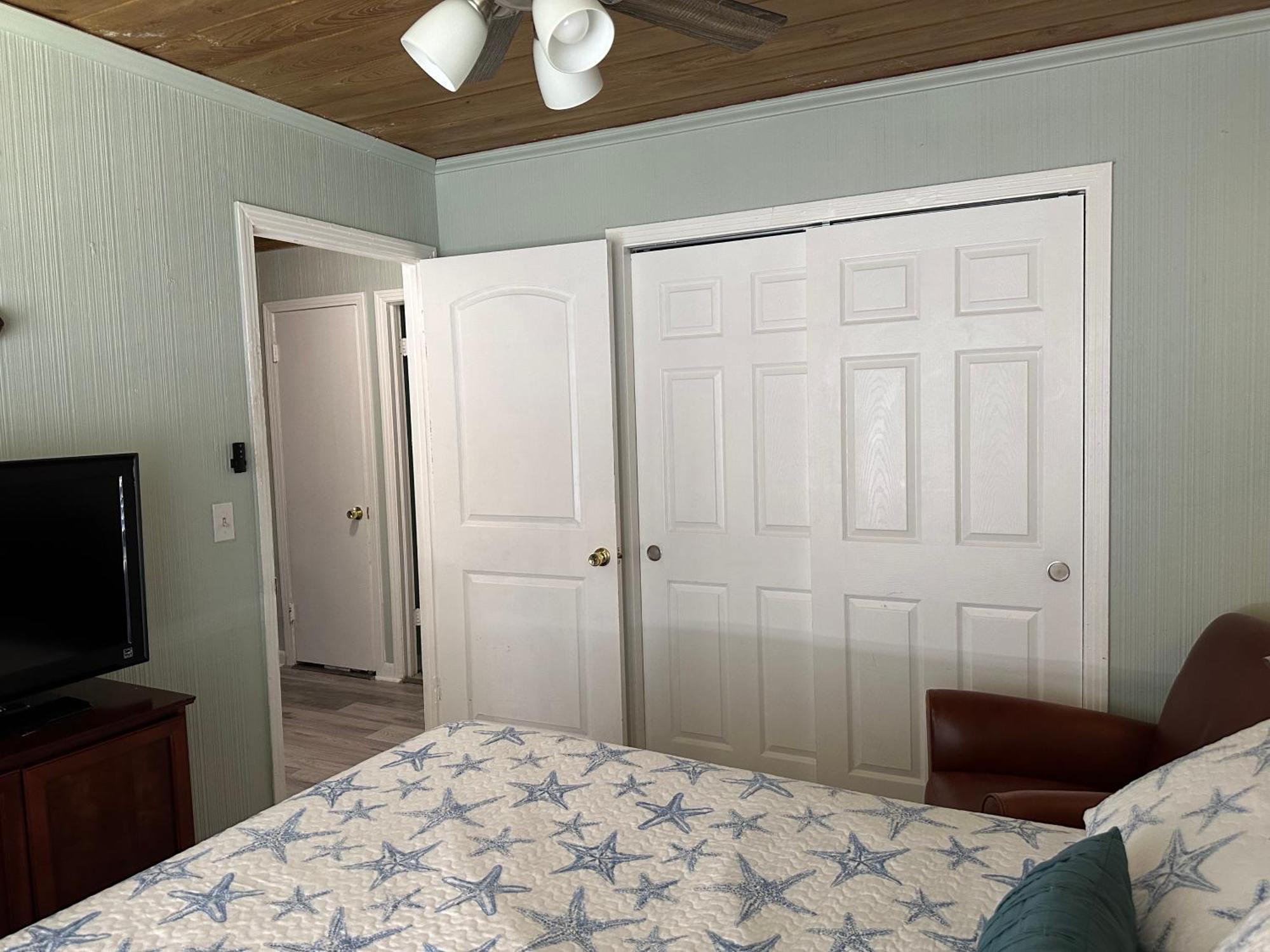 3 Bedroom House Fenced Backyard Private Patio Areas Grill Firepit Plenty Parking! Quick Access 10 Min To Beach Airport Delray West Palm Lake Worth Beach Exterior photo