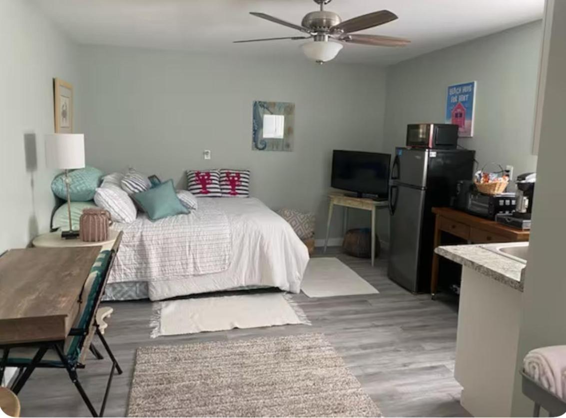 3 Bedroom House Fenced Backyard Private Patio Areas Grill Firepit Plenty Parking! Quick Access 10 Min To Beach Airport Delray West Palm Lake Worth Beach Exterior photo