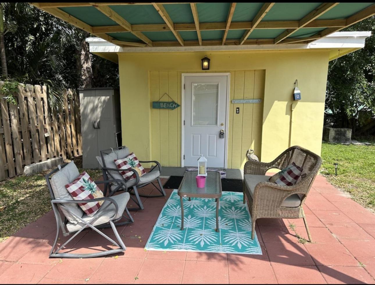 3 Bedroom House Fenced Backyard Private Patio Areas Grill Firepit Plenty Parking! Quick Access 10 Min To Beach Airport Delray West Palm Lake Worth Beach Exterior photo