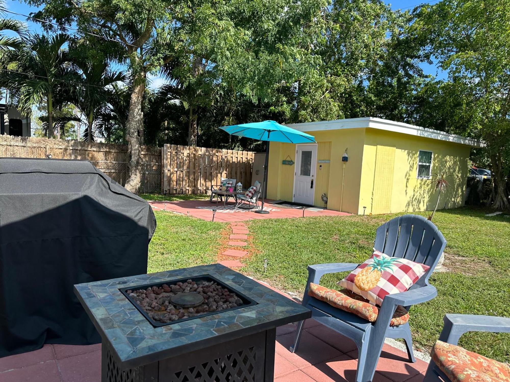3 Bedroom House Fenced Backyard Private Patio Areas Grill Firepit Plenty Parking! Quick Access 10 Min To Beach Airport Delray West Palm Lake Worth Beach Exterior photo
