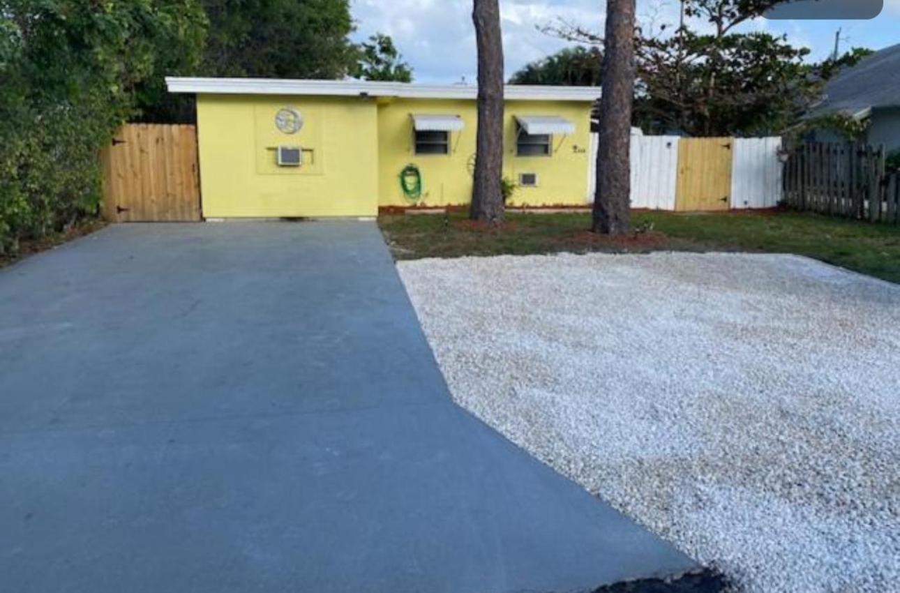 3 Bedroom House Fenced Backyard Private Patio Areas Grill Firepit Plenty Parking! Quick Access 10 Min To Beach Airport Delray West Palm Lake Worth Beach Exterior photo